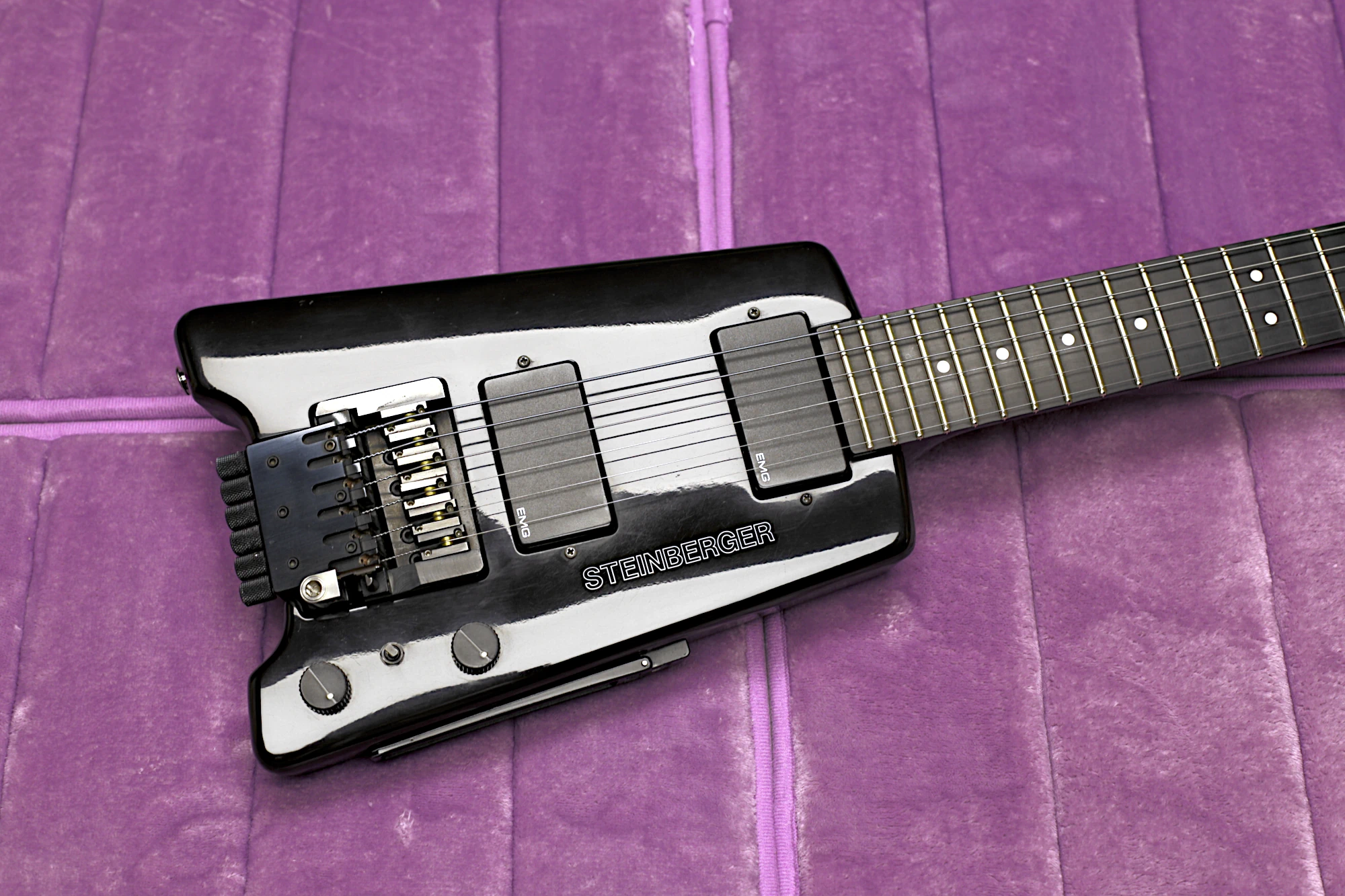 Guitars Archives - HeadlessUSA